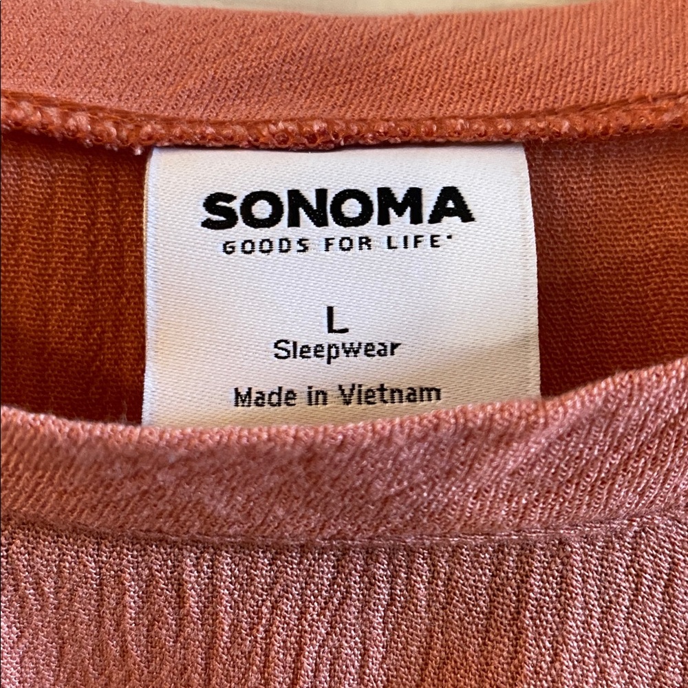 Women's Short Sleeve Tee in Coral NWTs - Picture 9 of 11